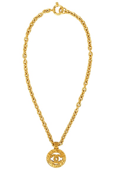 FWRD Renew Chanel 1994 CC Circle Necklace in Gold