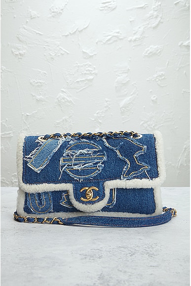 Pre-owned Chanel Paris-egypt Denim Shearling Shoulder Bag In Medium Blue