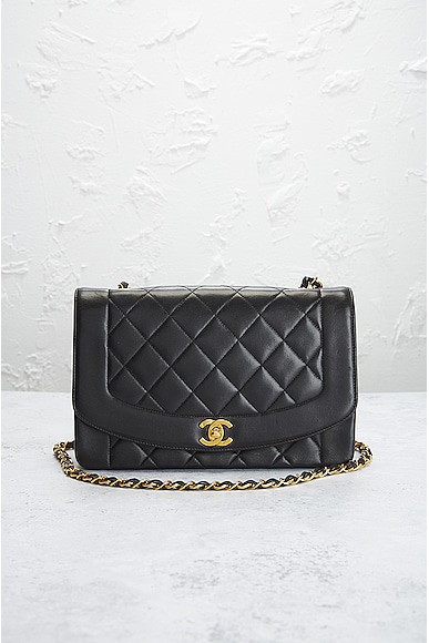 Pre-owned Chanel Matelasse Quilted Turnlock Chain Flap Shoulder Bag In Black