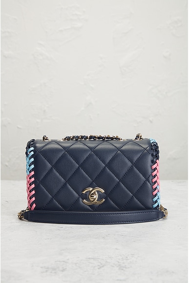 Pre-owned Chanel Matelasse Turnlock Chain Shoulder Bag In Navy