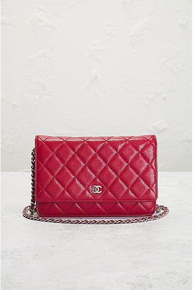 Pre-owned Chanel Matelasse Caviar Wallet On Chain Bag In Red