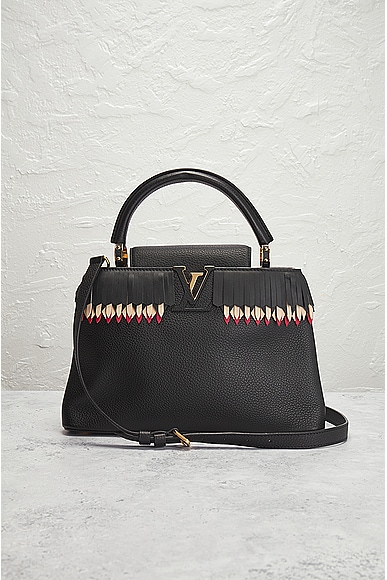 Pre-owned Louis Vuitton Capucines Handbag In Black