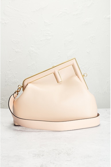 Shop Fendi Fast Shoulder Bag In Pink
