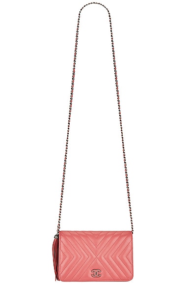 FWRD Renew Chanel 2019 Diagonal Chevron Wallet on Chain Shoulder Bag in Pink