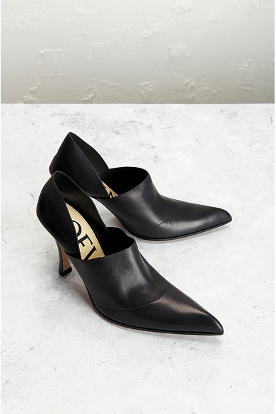 Pre-owned Loewe Comic Folded Pump In Black