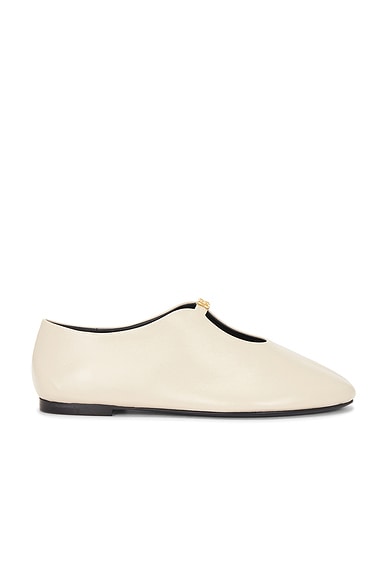 Givenchy 4g Liquid Ballerina Flat in Natural Beige