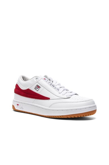 fordomme analysere konvergens Gosha Rubchinskiy x Fila T1 Mid Leather Sneakers in White & Red | FWRD