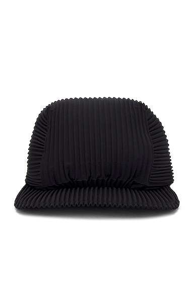 Pleats Cap in Black
