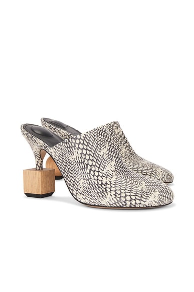 Les Mules Bisou in Beige