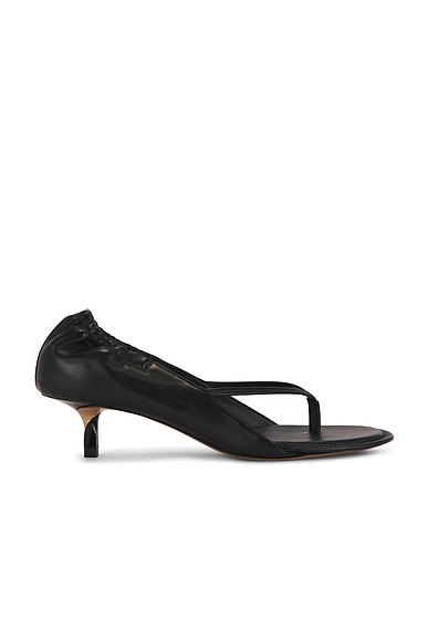JACQUEMUS Les Sandales Nu-Pieds B in Black