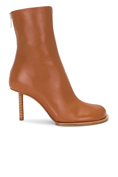 JACQUEMUS Les Bottines Rond Carre in Brown