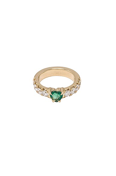 French Pave Queen Cloud Fit Band with Emerald Heart