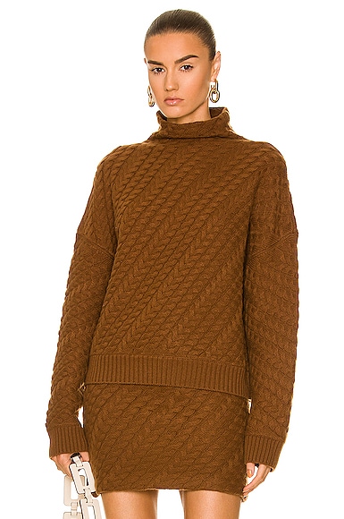 Huso Cable Knit Sweater