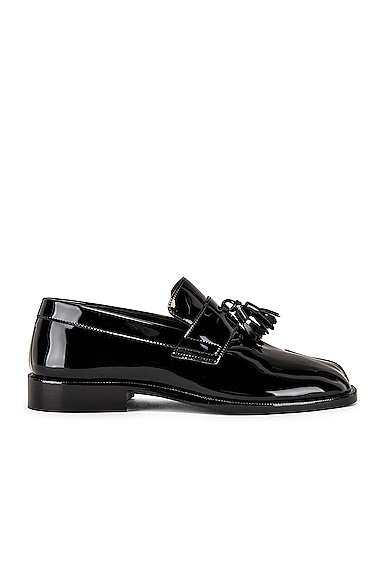 Maison Margiela Tabi Loafer in Black | FWRD