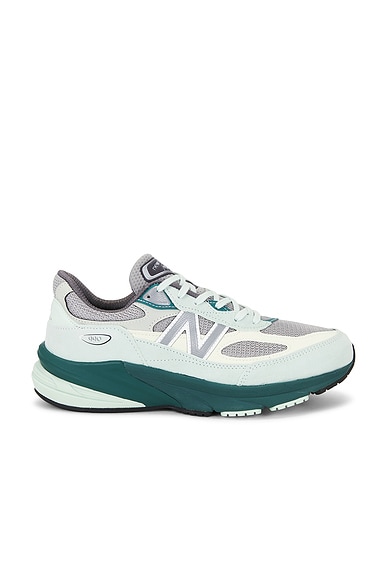 990 Sneaker