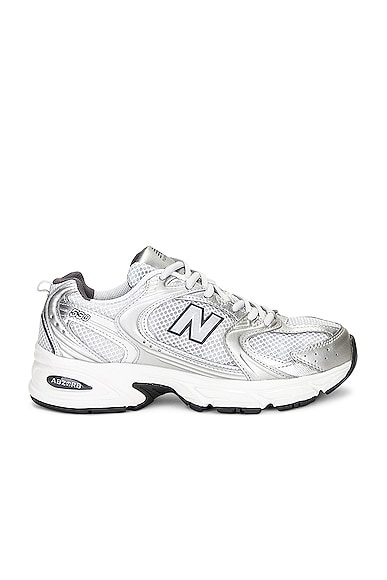New Balance 530 Sneaker in Grey Matter, Silver Metallic, & Magnet