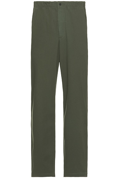 Norse Projects Ezra Relaxed Organic Stretch Twill Trouser in Spruce Green
