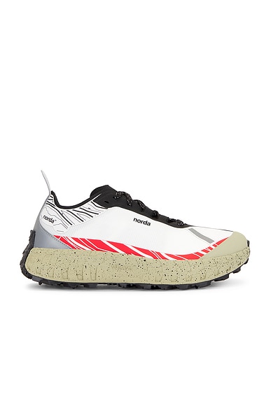 norda The Norda 001 Sneaker in Magma