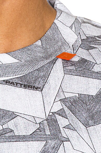 OFF-WHITE ARROWS PATTERN OVER TEE,OFFF-MS164
