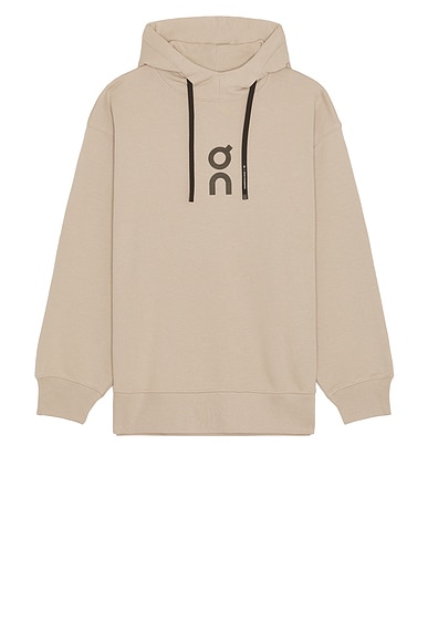 On Club Hoodie in Desert