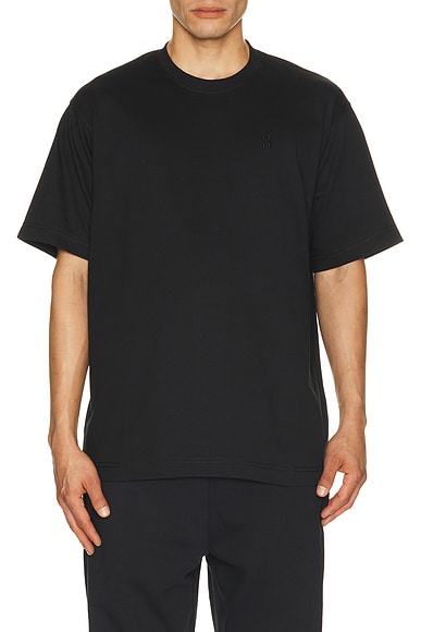 On Club Collective-T in Black