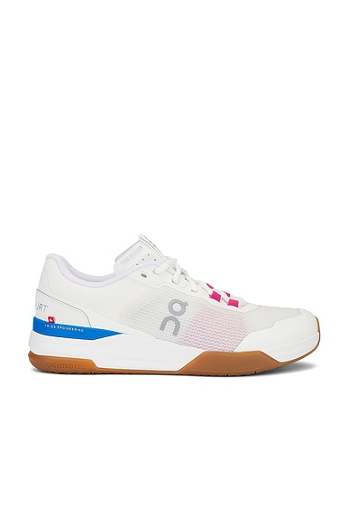 On The Roger Pro Sneaker in Undyed White & Aloe | FWRD