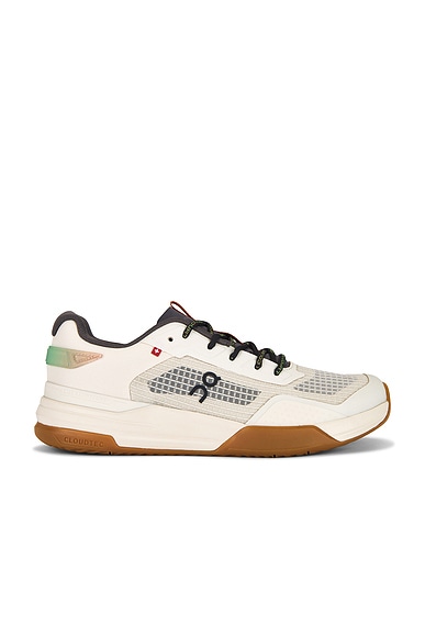 x Z5 The Roger Advantage Sneaker