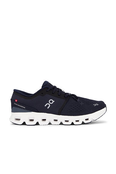 Cloud X 4 Sneaker