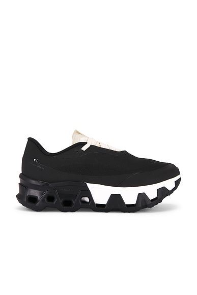 On x POST ARCHIVE FACTION (PAF) Cloudmonster Hyper in Black