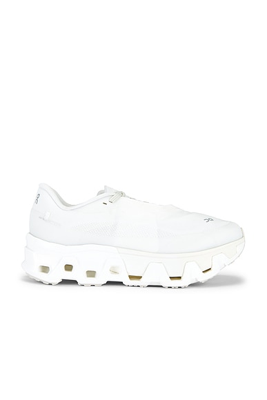 On x POST ARCHIVE FACTION (PAF) Cloudmonster Hyper in White