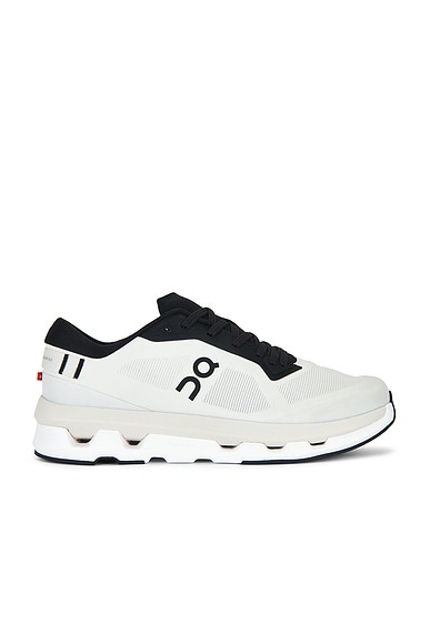 On Cloudzone in Ice & Black