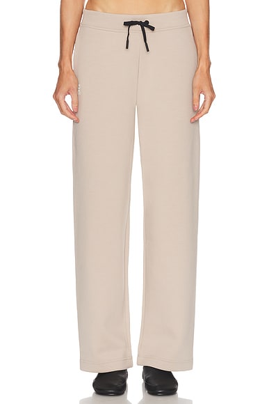 On Focus Tech Sweatpant in Desert