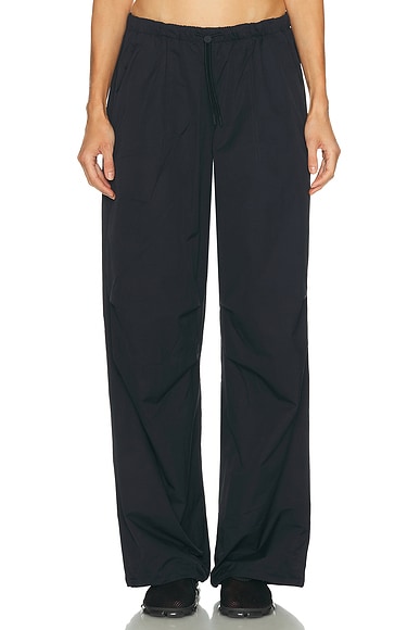 On Parachute Pant in Black