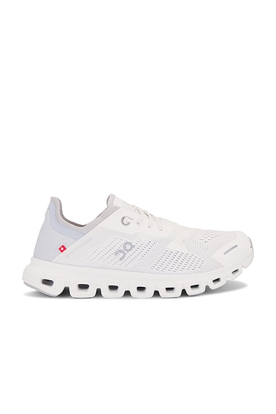 On Cloud 6 Coast Sneaker in White & Glacier