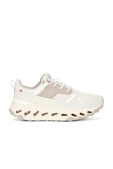 On Cloudhorizon Sneaker in Ice & Cream | FWRD