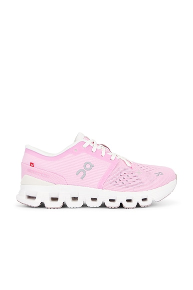 On Cloud X 4 Sneaker in Petal & Sand