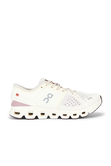 On Cloud X 4 Sneaker in Ivory & Heron