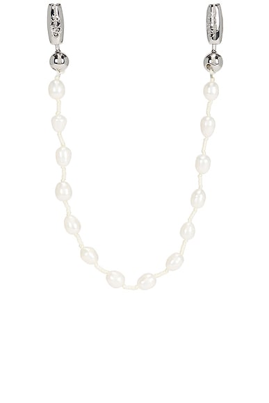 Ossa Pearl Wristlet in Pearl & Ivory