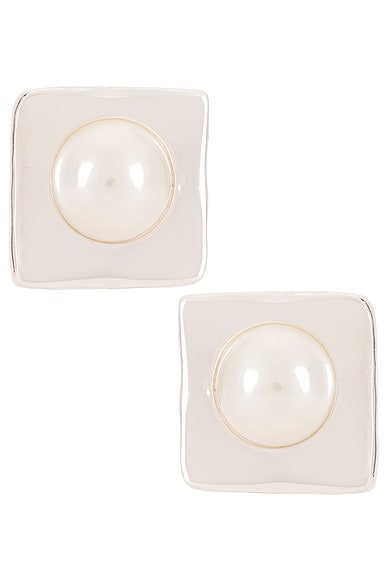 Nikki Pearl Earring