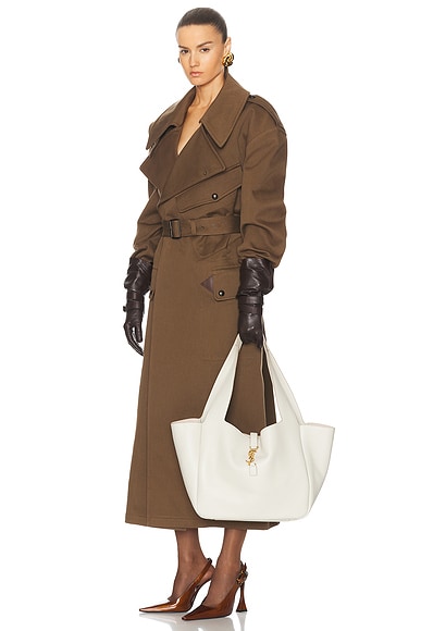 Shop Saint Laurent Bea Supple Cabas Bag In Crema Soft & Dark Beige