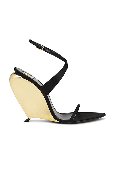 Saint Laurent Gippy Wedge Sandal in Nero
