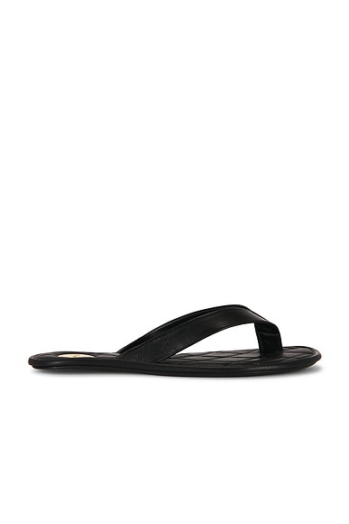 Saint Laurent Carlyle Flip Flop in Nero