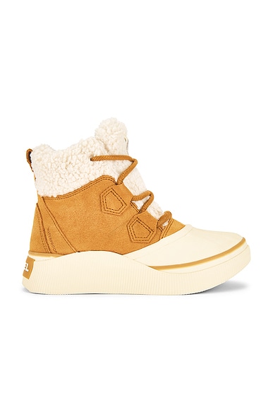 Sorel Out N About Iv Chillz Boot in Canyon Gold & Honey White