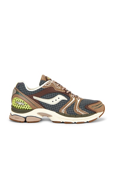 Saucony Progrid Triumph 4 Sneakers in Carbon & Taupe