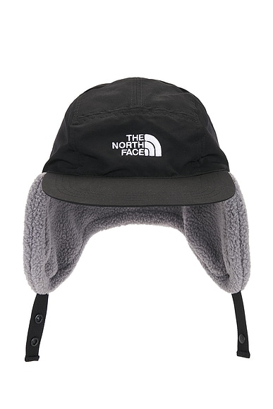 The North Face Yumiori Trapper in TNF Black & Smoked Pearl