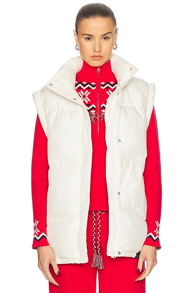 THE UPSIDE Après Ski Pinnacle Oslo Puffer Gilet in Powder