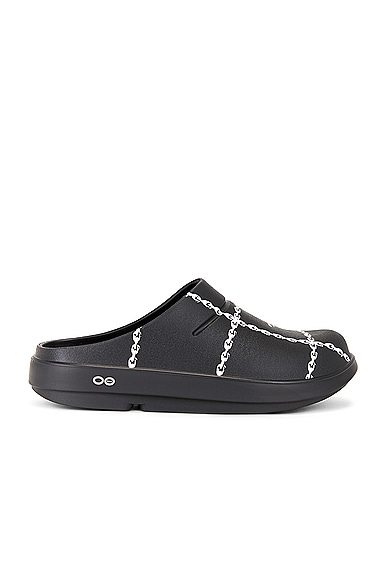 x OOFOS Clog in Black