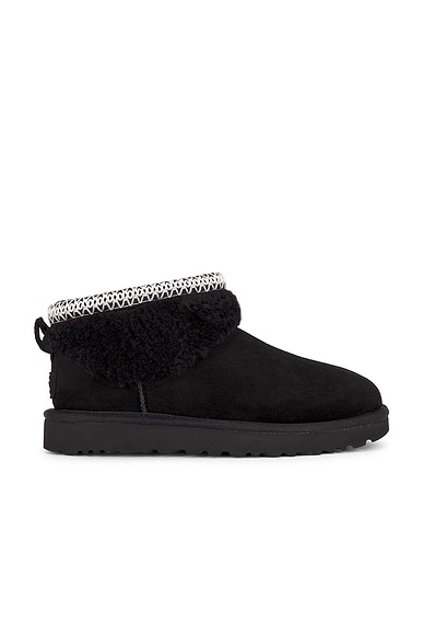 Classic Ultra Mini Maxi Curly Boot