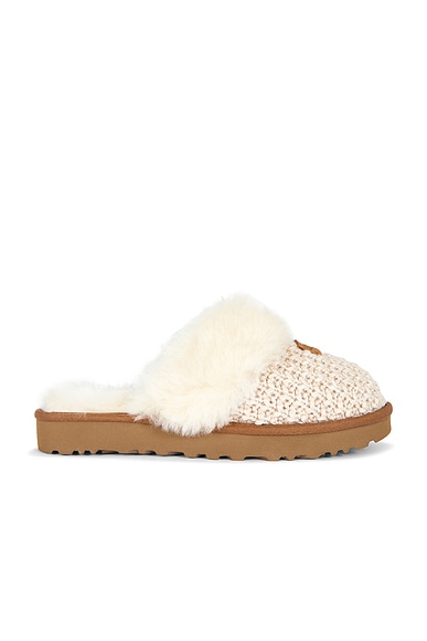 UGG Cozy Slipper in Cream