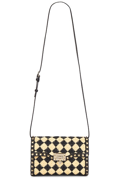 Valentino Garavani Raffia Small Rockstud Shoulder Bag in Naturale & Nero